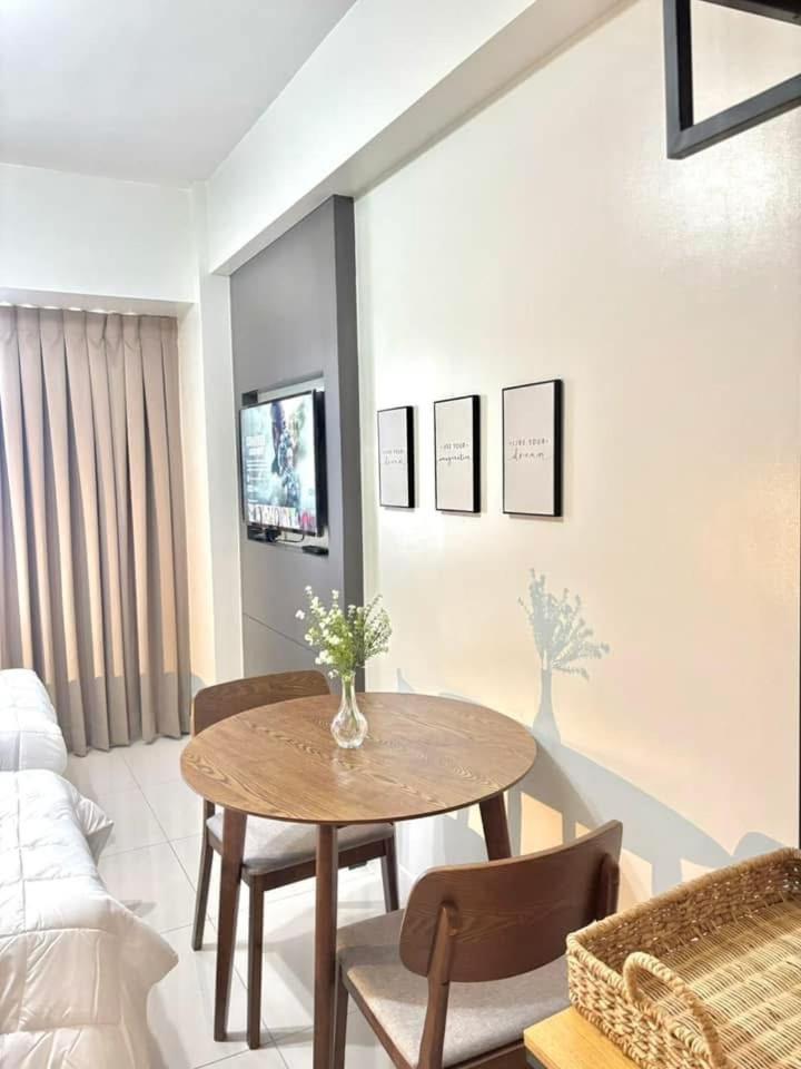 At Horizons 101 Apartment *